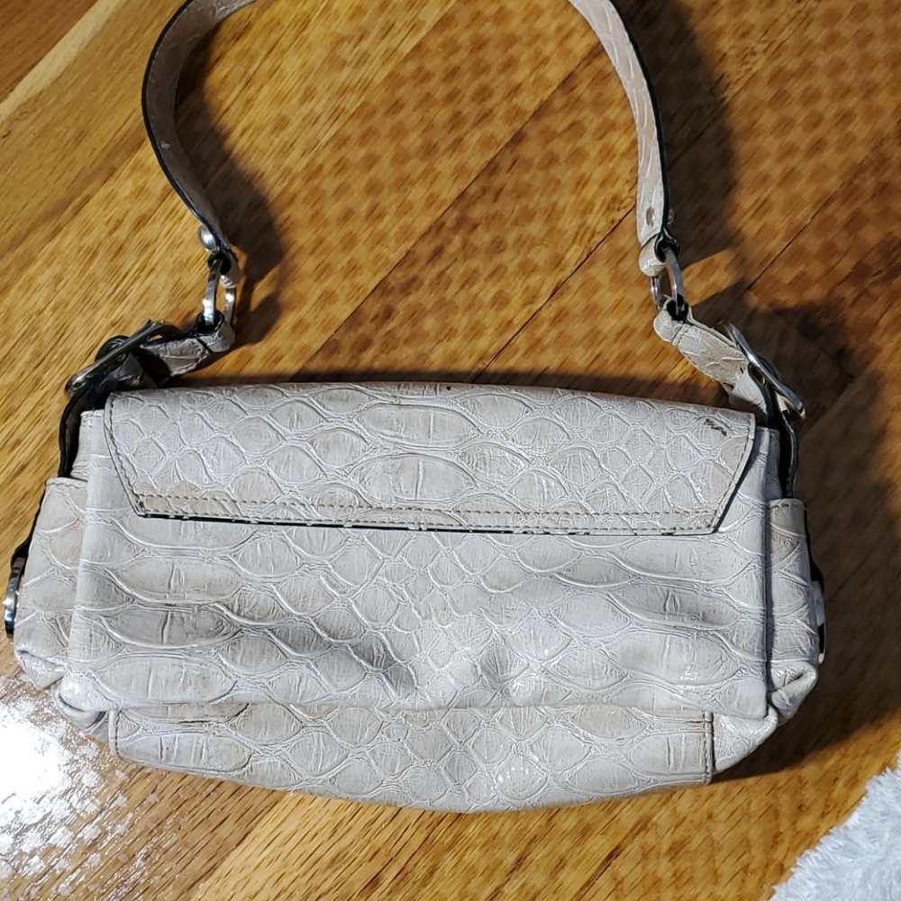 Handbag - Picture 7 of 8